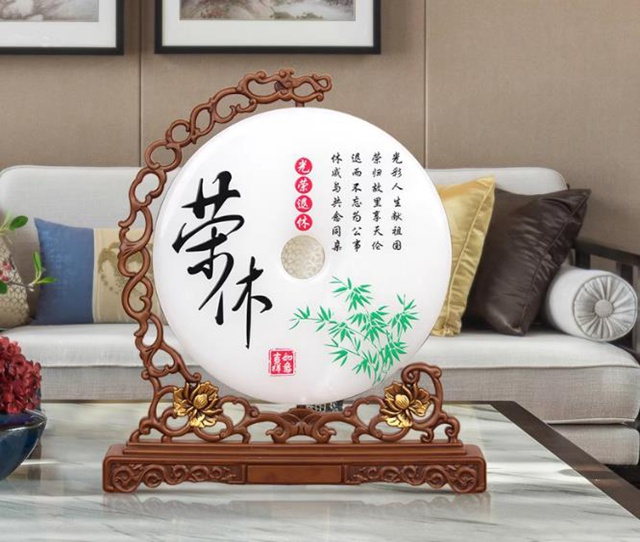 退休纪念品小礼物是什么    岁月留声，珍藏记忆——细数那些温馨的退休纪念品小礼物
